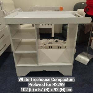 White Treehouse Compactum