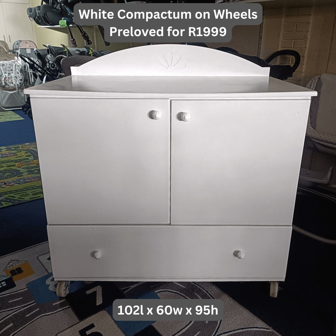 White Compactum on wheels