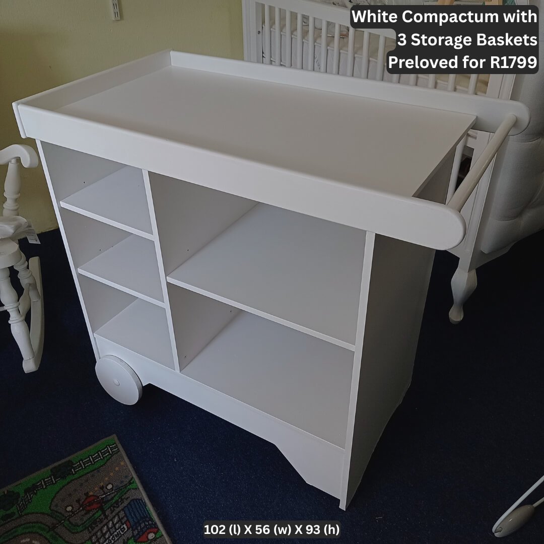 White Compactum with 3 Storage Baskets