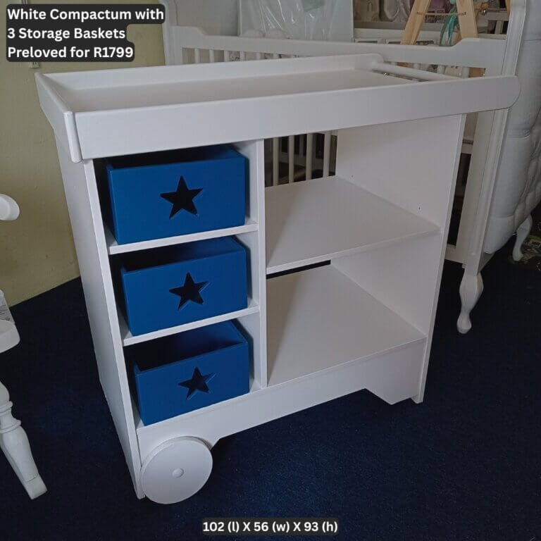 White Compactum with 3 Storage Baskets