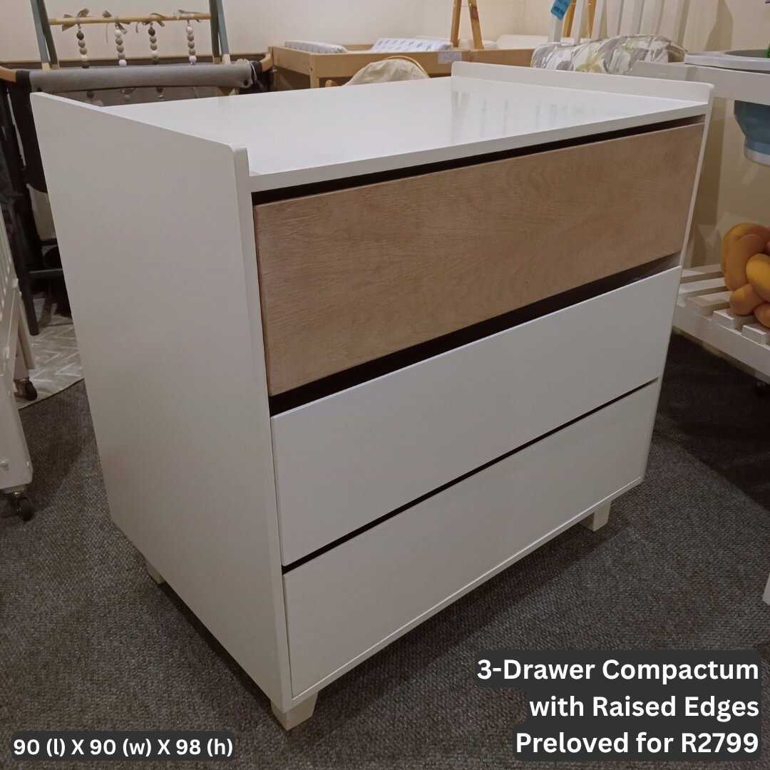 3-Drawer Compactum with Raised Edges