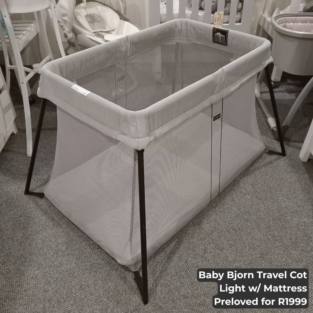 Baby Bjorn Travel Cot Light