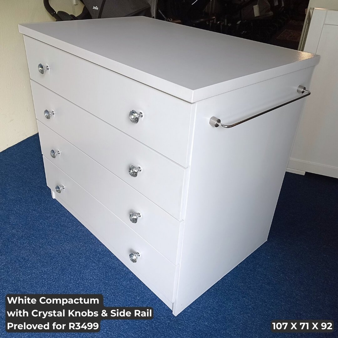White Compactum with Crystal Knobs