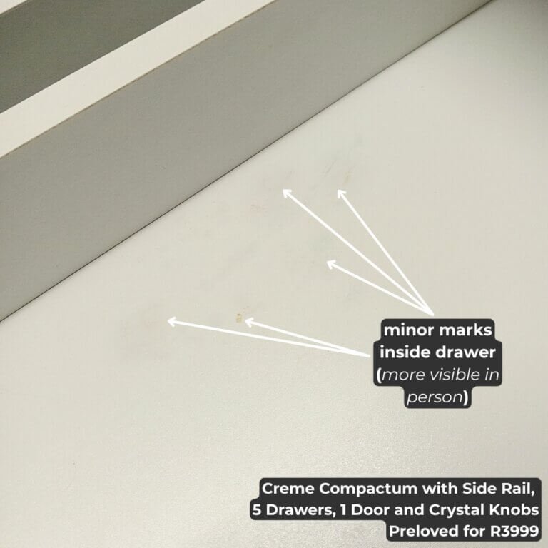 Creme Compactum with Side Rail