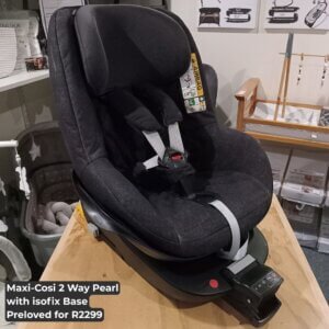 Maxi-Cosi 2 Way Pearl with isofix Base