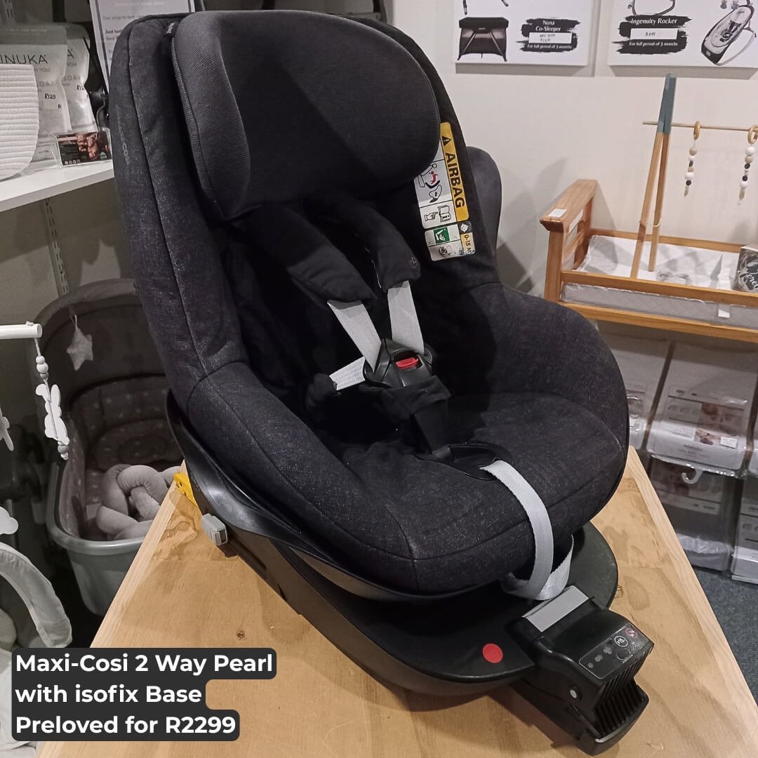 Maxi-Cosi 2 Way Pearl with isofix Base