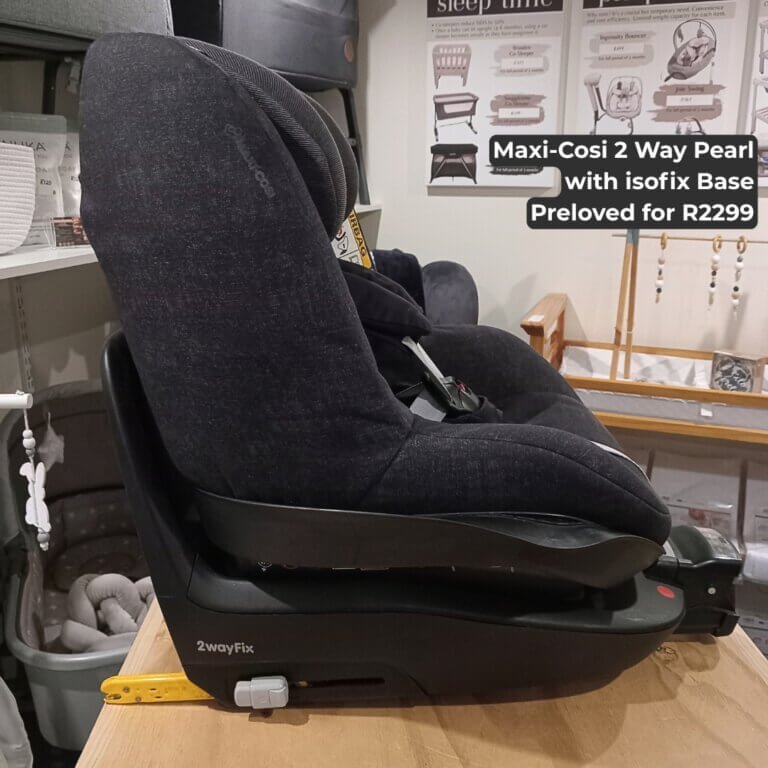 Maxi-Cosi 2 Way Pearl with isofix Base