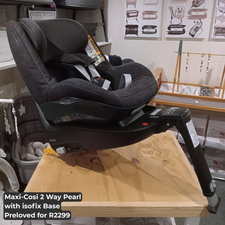 Maxi-Cosi 2 Way Pearl with isofix Base