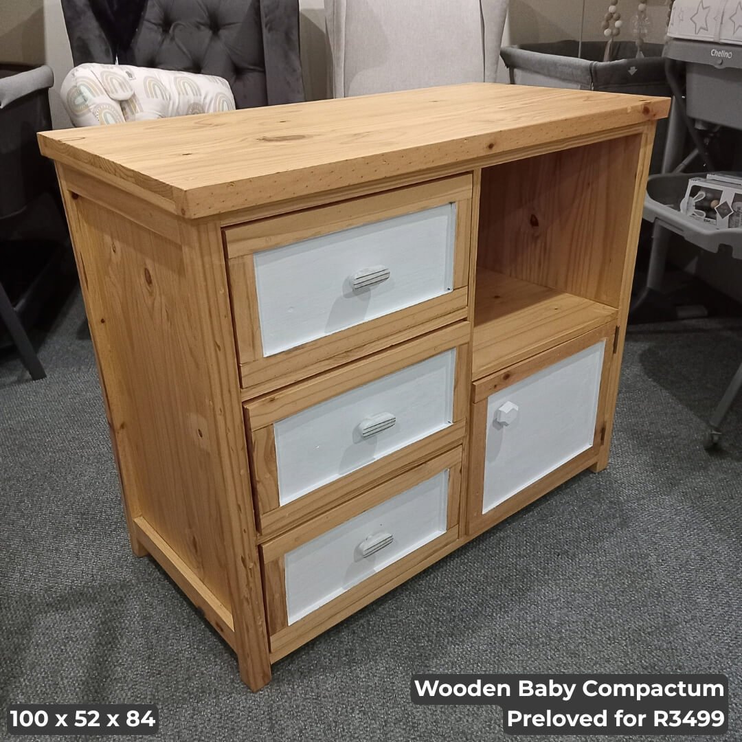 Wooden Baby Compactum