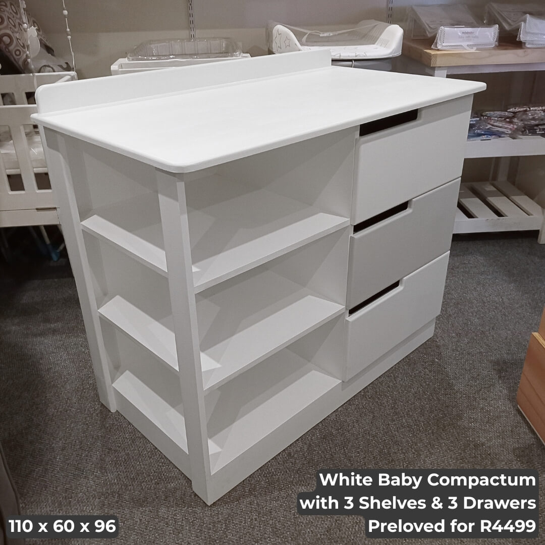 White Baby Compactum with 3 Shelves