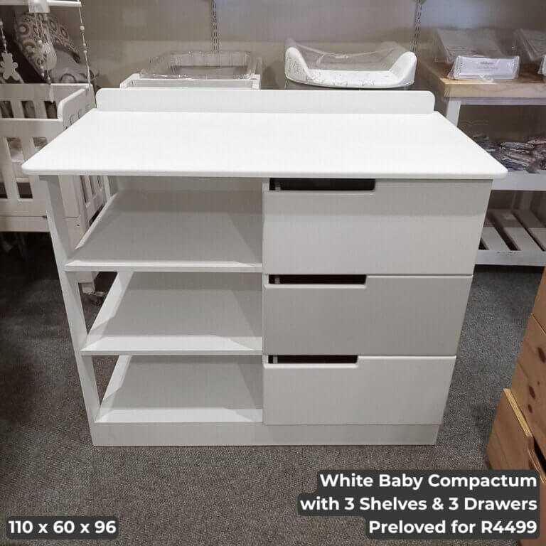 White Baby Compactum with 3 Shelves