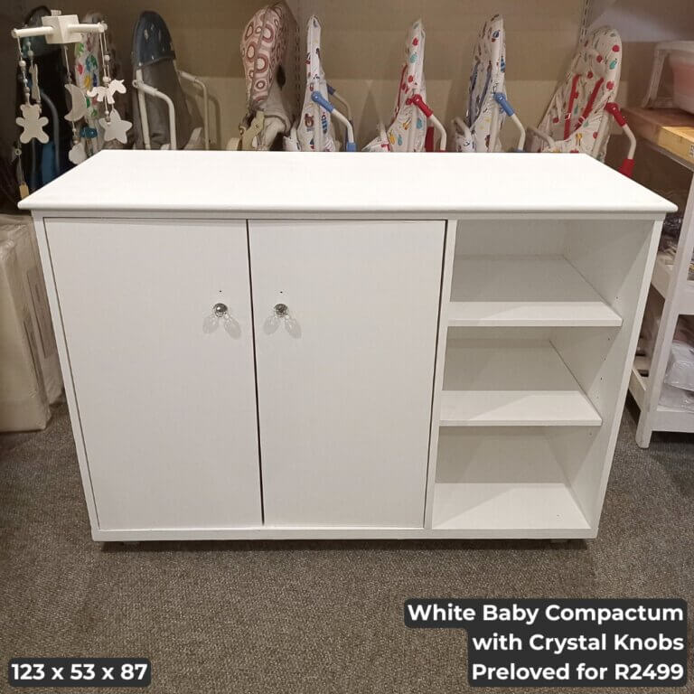 White Baby Compactum with Crystal Knobs