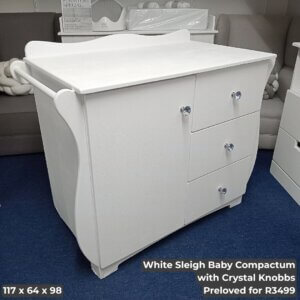 White Sleigh Baby Compactum